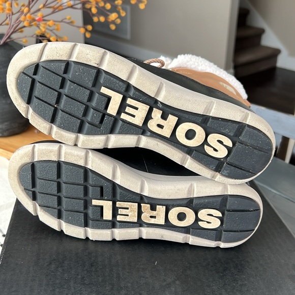 Sorel Tan Explorer Carnival Ankle High Boots - Picture 10 of 10